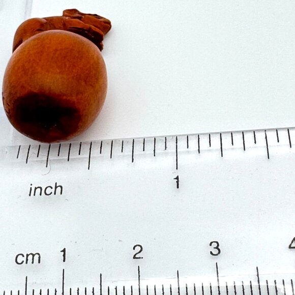Ojime Bead Netsuke Mouse on Apple Fruit Hand-Carved Boxwood  Signed Figurine - Picture 3 of 8